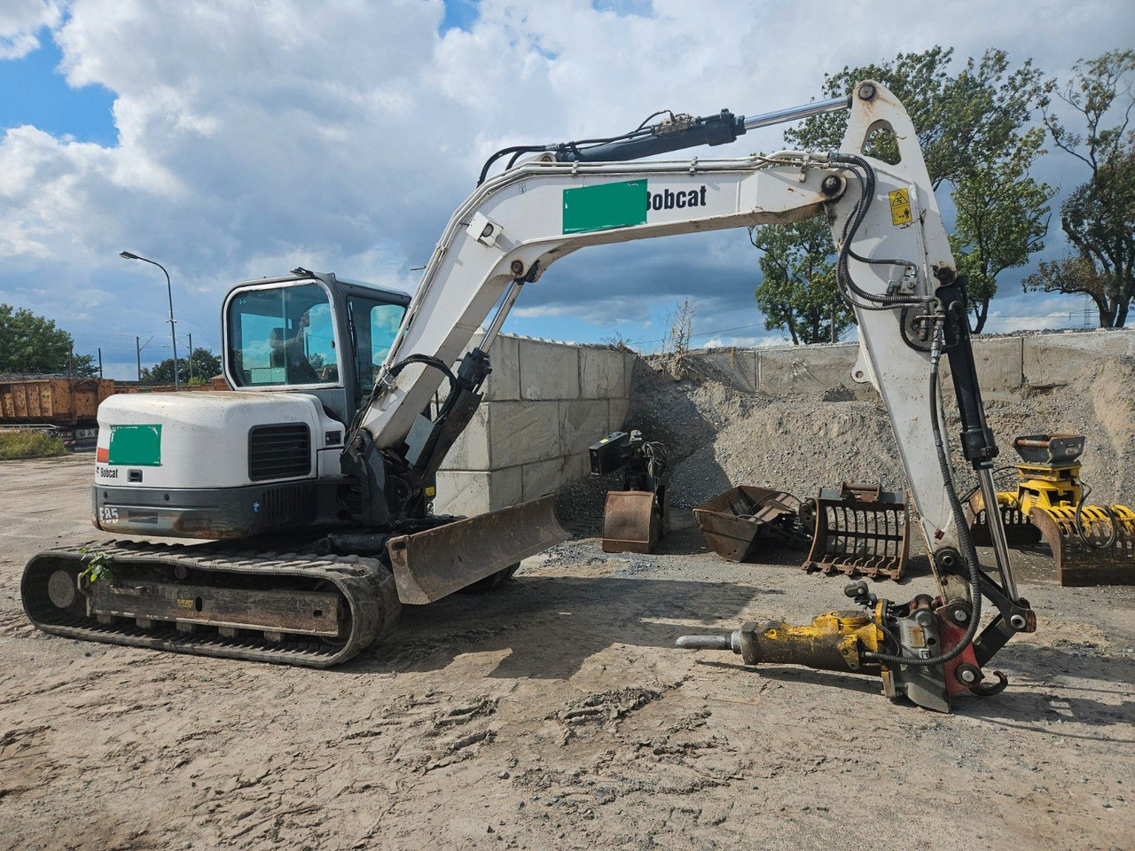 Bobcat E85 mit Hammer, Sortiergreifer + 4 Anbaugeräte! - Mini ekskavatör: fotoğraf 1 Bobcat E85 mit Hammer, Sortiergreifer + 4 Anbaugeräte! - Mini ekskavatör: fotoğraf 1