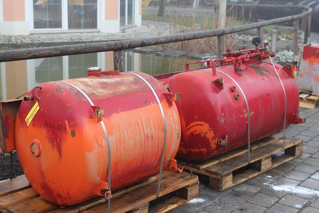 Atlas 1704 LC - Hidrolik depo - İş makinaları: fotoğraf 1 Atlas 1704 LC - Hidrolik depo - İş makinaları: fotoğraf 1