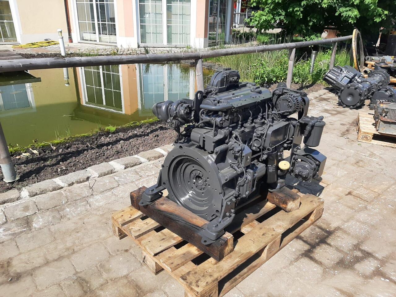 Deutz BF4M2012C aus Mecalac 714 - Motor - İş makinaları: fotoğraf 1 Deutz BF4M2012C aus Mecalac 714 - Motor - İş makinaları: fotoğraf 1