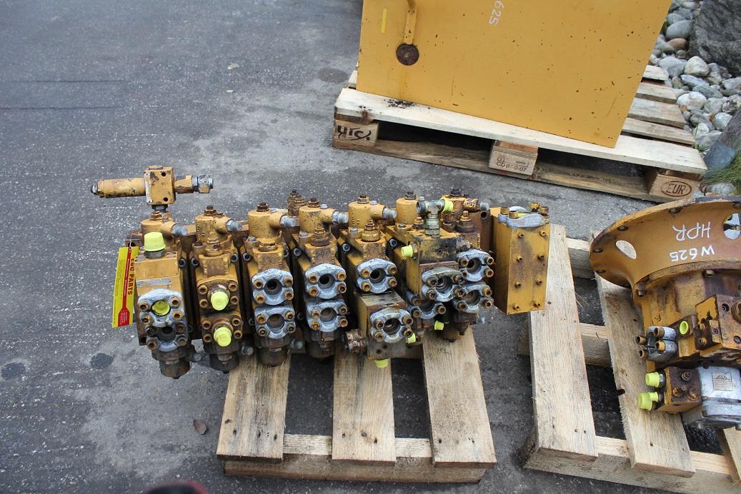 Furukawa W 625 - Hidrolik Valf - İş makinaları: fotoğraf 3 Furukawa W 625 - Hidrolik Valf - İş makinaları: fotoğraf 3