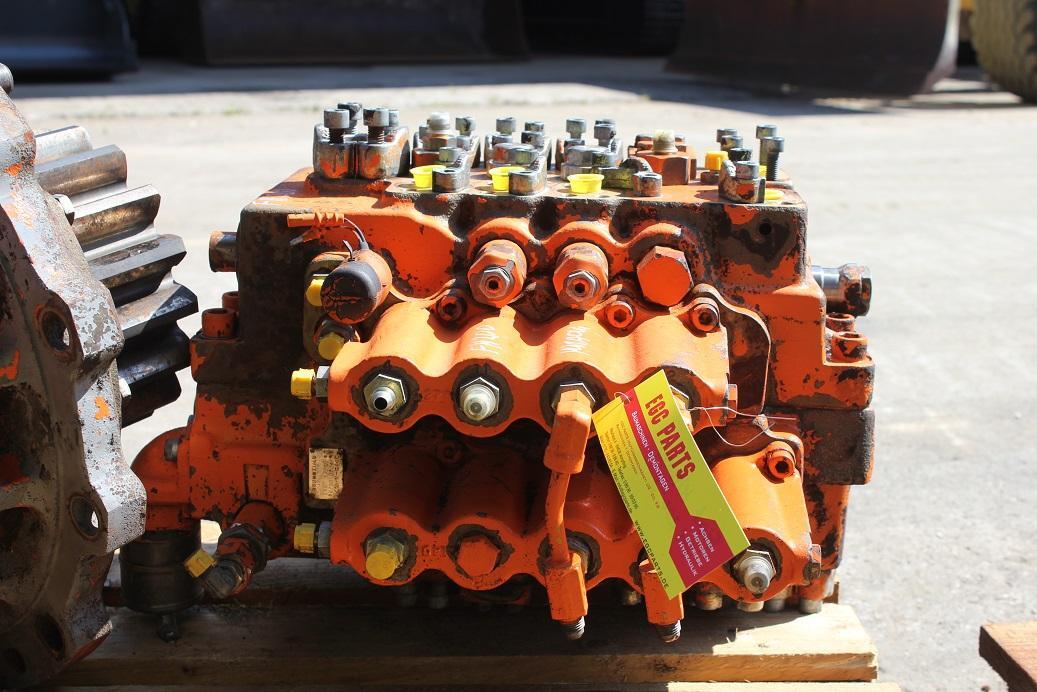 Hitachi FH 200-3 - Hidrolik Valf - İş makinaları: fotoğraf 5 Hitachi FH 200-3 - Hidrolik Valf - İş makinaları: fotoğraf 5
