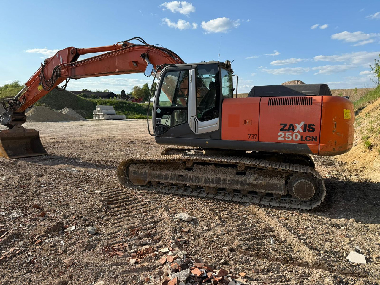 Hitachi ZX 250 LCN -3 - Paletli ekskavatör: fotoğraf 1 Hitachi ZX 250 LCN -3 - Paletli ekskavatör: fotoğraf 1