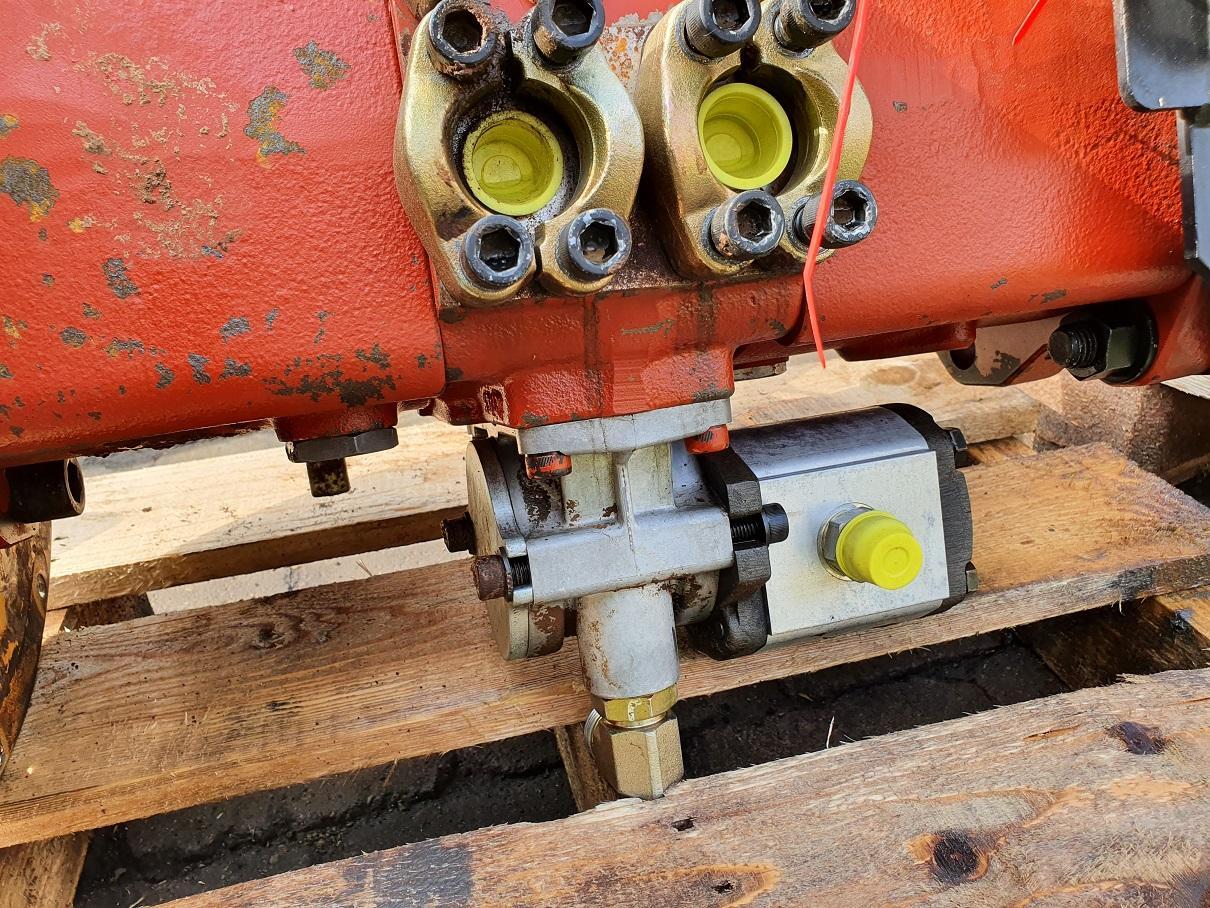 Kawasaki K3V112 aus Robex 220 - Hidrolik pompa - Paletli ekskavatör: fotoğraf 5 Kawasaki K3V112 aus Robex 220 - Hidrolik pompa - Paletli ekskavatör: fotoğraf 5