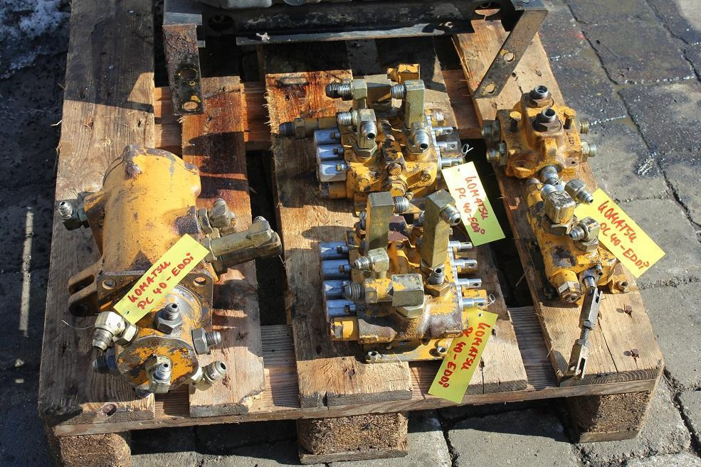Komatsu PC 40 - Hidrolik Valf - İş makinaları: fotoğraf 1 Komatsu PC 40 - Hidrolik Valf - İş makinaları: fotoğraf 1