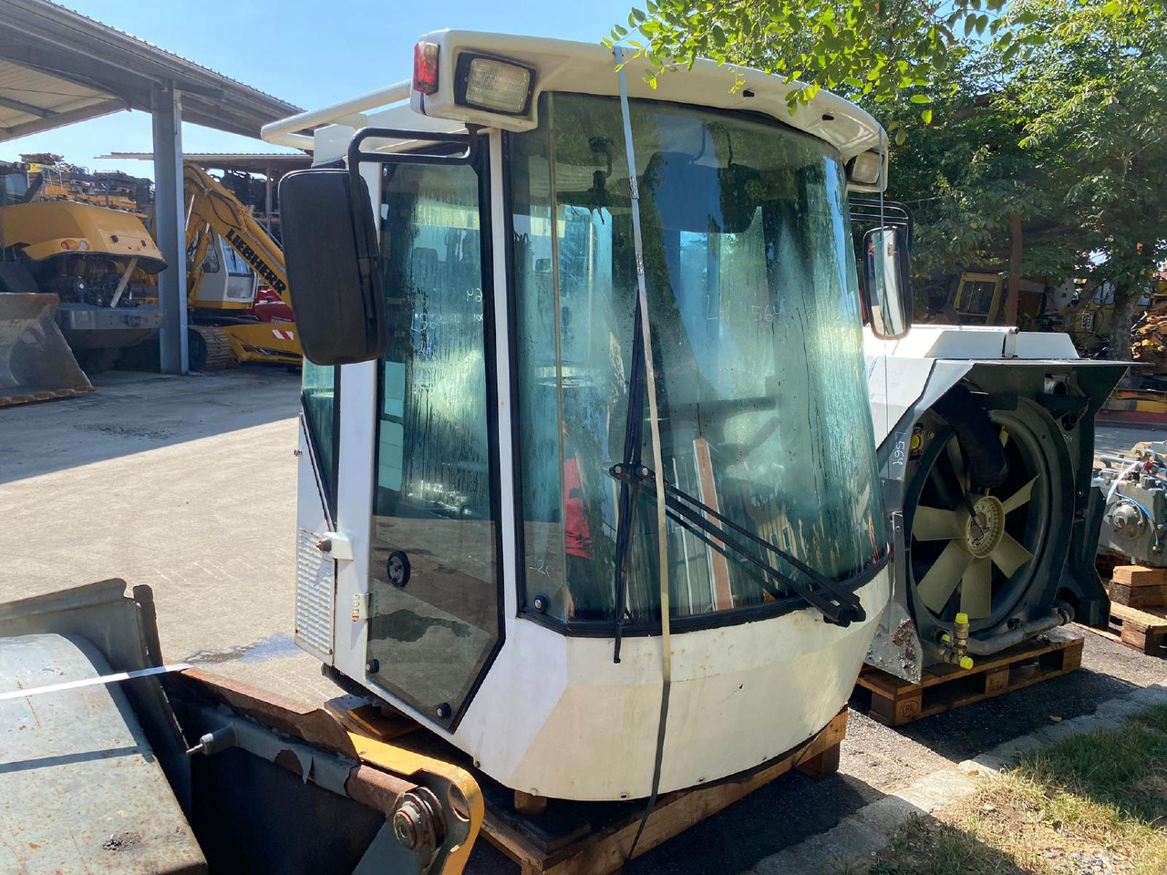 Liebherr L 564 - Kabin - İş makinaları: fotoğraf 4 Liebherr L 564 - Kabin - İş makinaları: fotoğraf 4