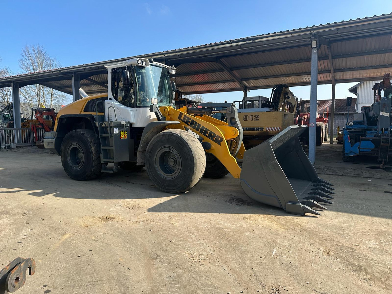 Liebherr L556 - Tekerlekli yükleyici: fotoğraf 3 Liebherr L556 - Tekerlekli yükleyici: fotoğraf 3