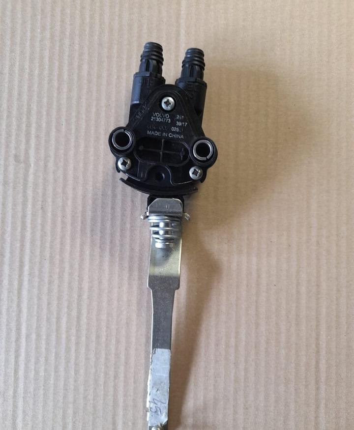 WABCO 21304773 Volvo FH / FM truck - Kabin ve iç mekan - Kamyon: fotoğraf 1 WABCO 21304773 Volvo FH / FM truck - Kabin ve iç mekan - Kamyon: fotoğraf 1