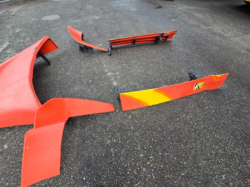 MAN TGX Spoiler - Aerodinamik/ Spoylerler - Kamyon: fotoğraf 1 MAN TGX Spoiler - Aerodinamik/ Spoylerler - Kamyon: fotoğraf 1
