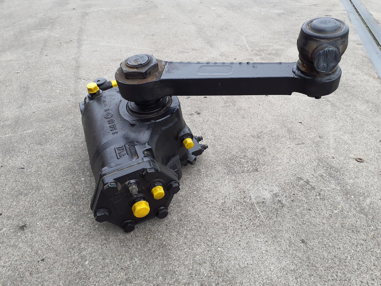 Grove GMK 6400 steering box servocom-zf - Direksiyon kutusu - Mobil vinç: fotoğraf 5 Grove GMK 6400 steering box servocom-zf - Direksiyon kutusu - Mobil vinç: fotoğraf 5