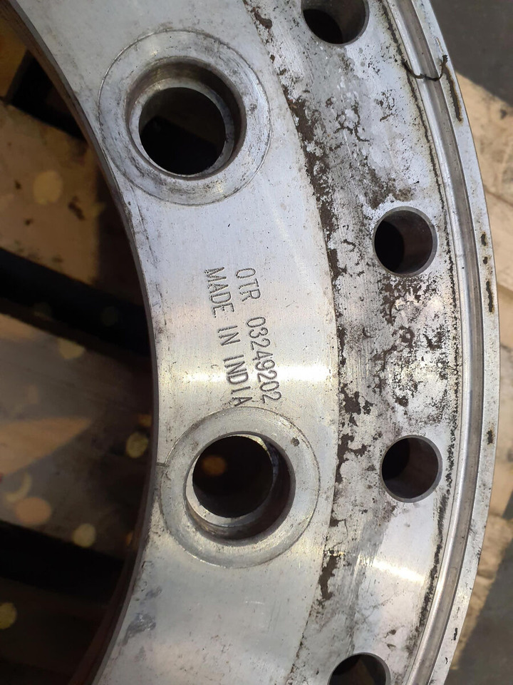 Grove Rear ring 445/95R25 12 8.8 2p Alu - Jant - Vinç: fotoğraf 4 Grove Rear ring 445/95R25 12 8.8 2p Alu - Jant - Vinç: fotoğraf 4