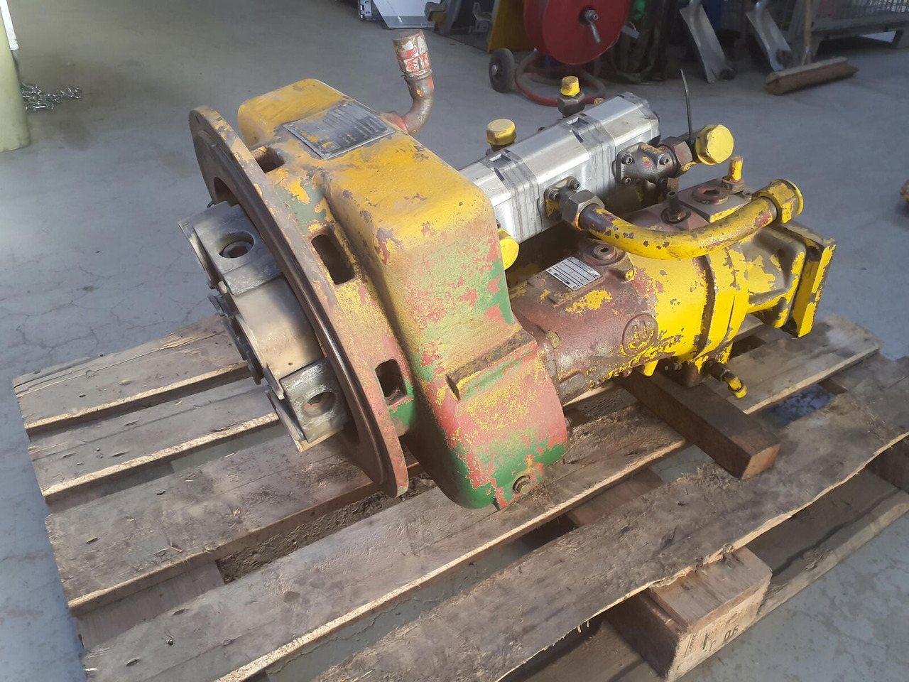Krupp 70 GMT distributor gear box with pump set - Hidrolik pompa - Mobil vinç: fotoğraf 3 Krupp 70 GMT distributor gear box with pump set - Hidrolik pompa - Mobil vinç: fotoğraf 3