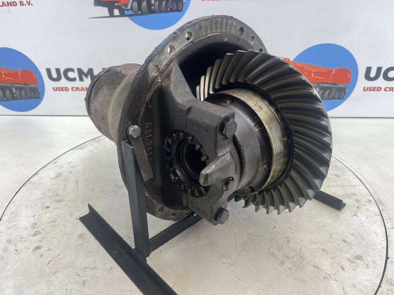 Krupp 70 GMT end differential 17x36 axle 4 - Diferansiyel - Vinç: fotoğraf 1 Krupp 70 GMT end differential 17x36 axle 4 - Diferansiyel - Vinç: fotoğraf 1