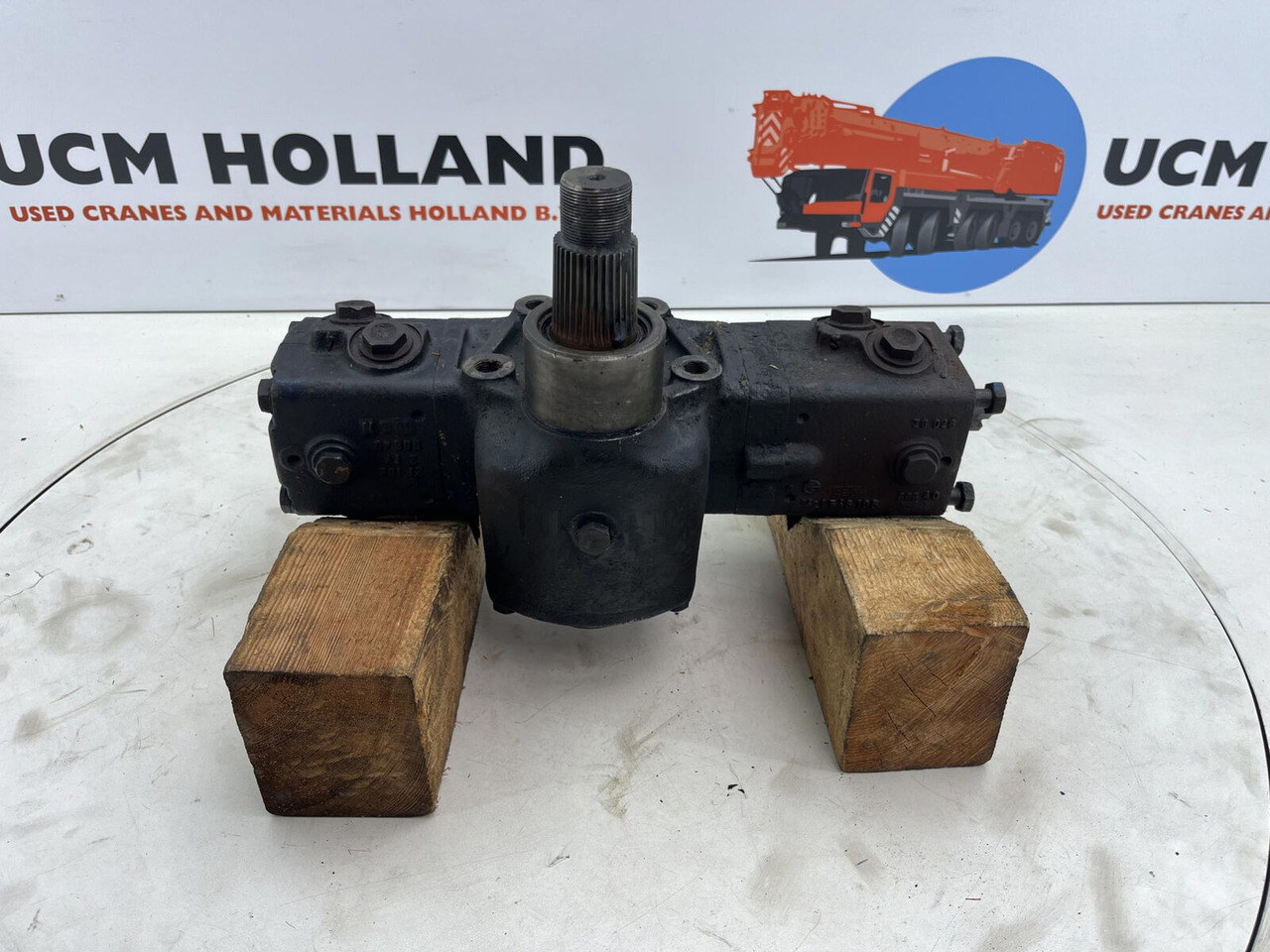 Krupp KMK 4070 steering box only for parts - Direksiyon kutusu - Mobil vinç: fotoğraf 3 Krupp KMK 4070 steering box only for parts - Direksiyon kutusu - Mobil vinç: fotoğraf 3