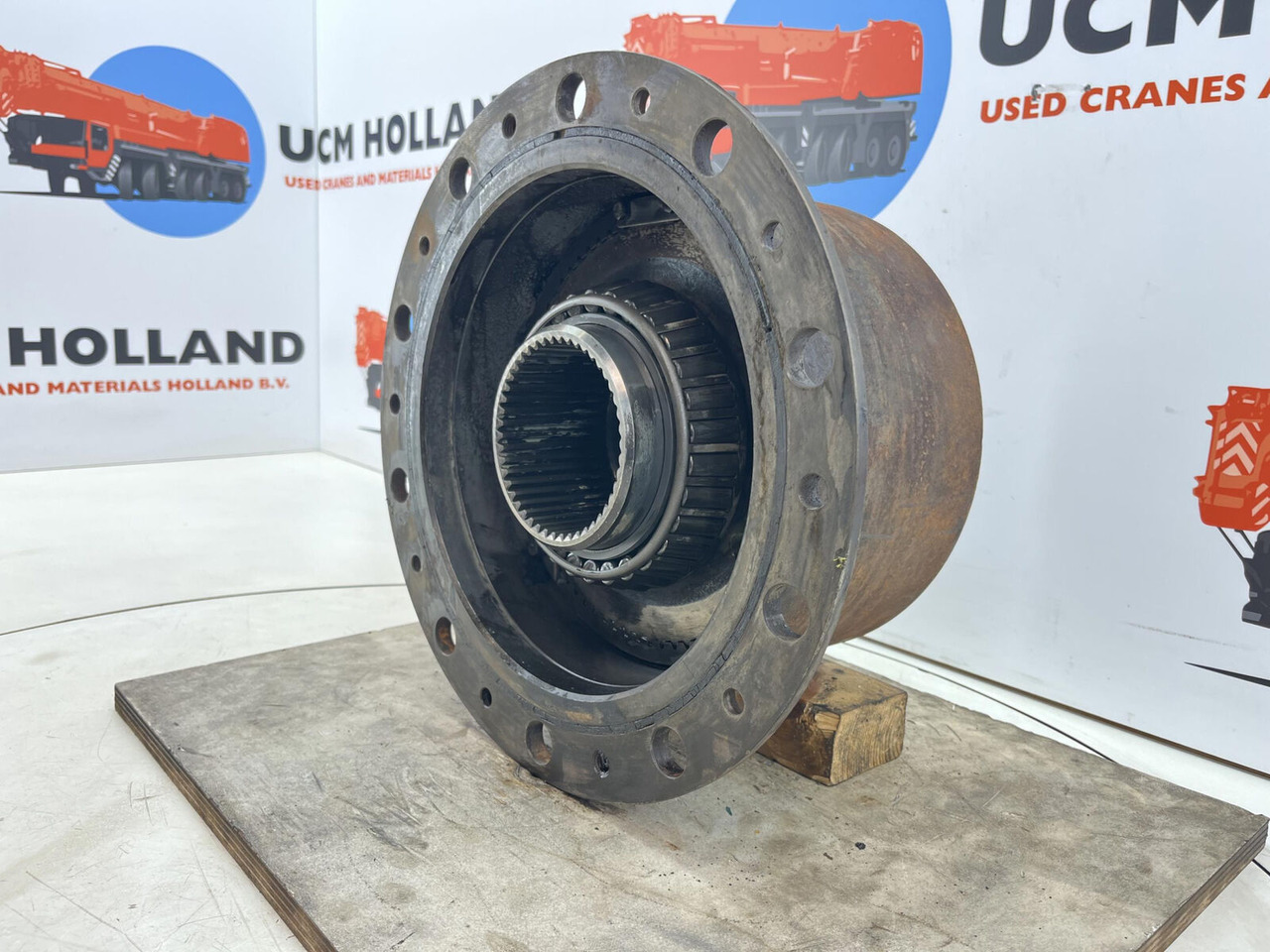 Krupp KMK 8350 planetary gear 22-25-74-40-4pl-H185-46 - Yürüyüş motoru - Vinç: fotoğraf 3 Krupp KMK 8350 planetary gear 22-25-74-40-4pl-H185-46 - Yürüyüş motoru - Vinç: fotoğraf 3