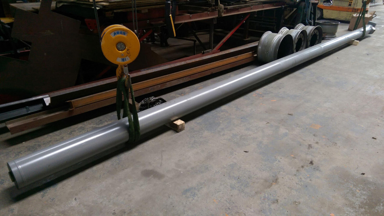 Liebherr LTM 1045-3.1 telescopic cylinder single - Hidrolik silindir - Mobil vinç: fotoğraf 3 Liebherr LTM 1045-3.1 telescopic cylinder single - Hidrolik silindir - Mobil vinç: fotoğraf 3