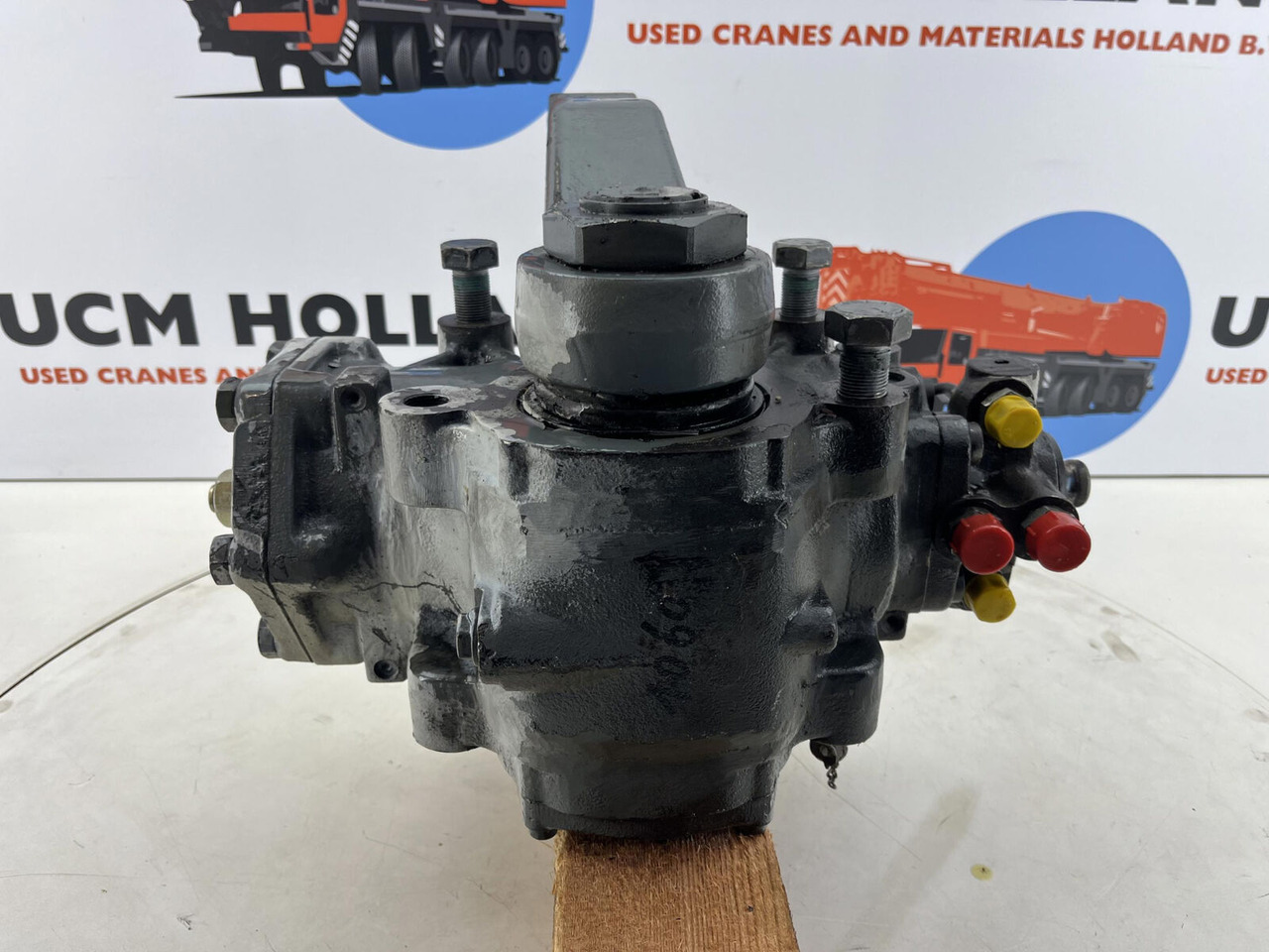 Liebherr LTM 1060-3 steering box - Direksiyon kutusu - Vinç: fotoğraf 2 Liebherr LTM 1060-3 steering box - Direksiyon kutusu - Vinç: fotoğraf 2