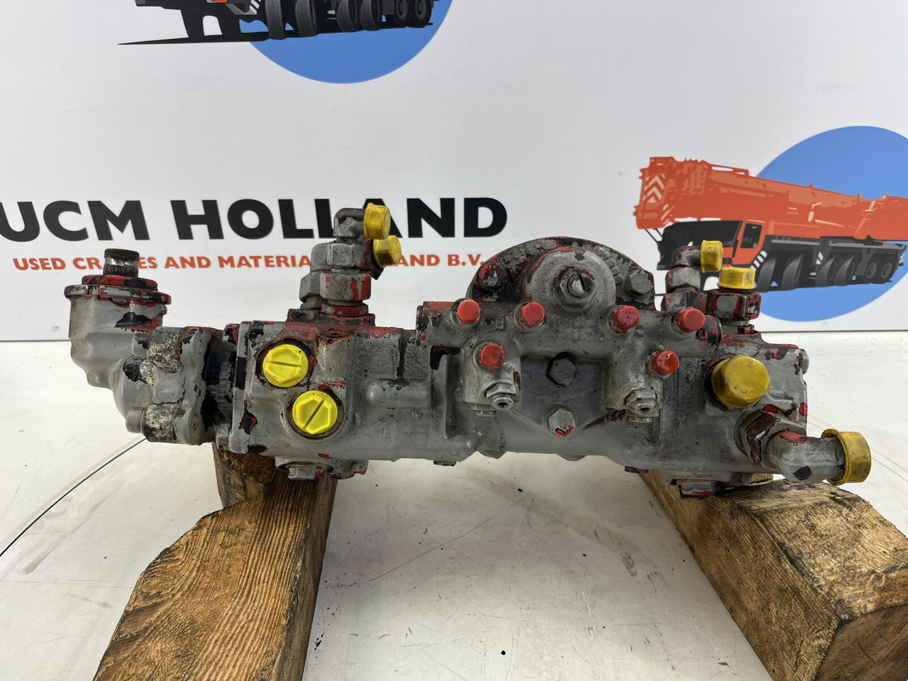 Liebherr LTM 1070 Steering box - Direksiyon kutusu - Mobil vinç: fotoğraf 5 Liebherr LTM 1070 Steering box - Direksiyon kutusu - Mobil vinç: fotoğraf 5