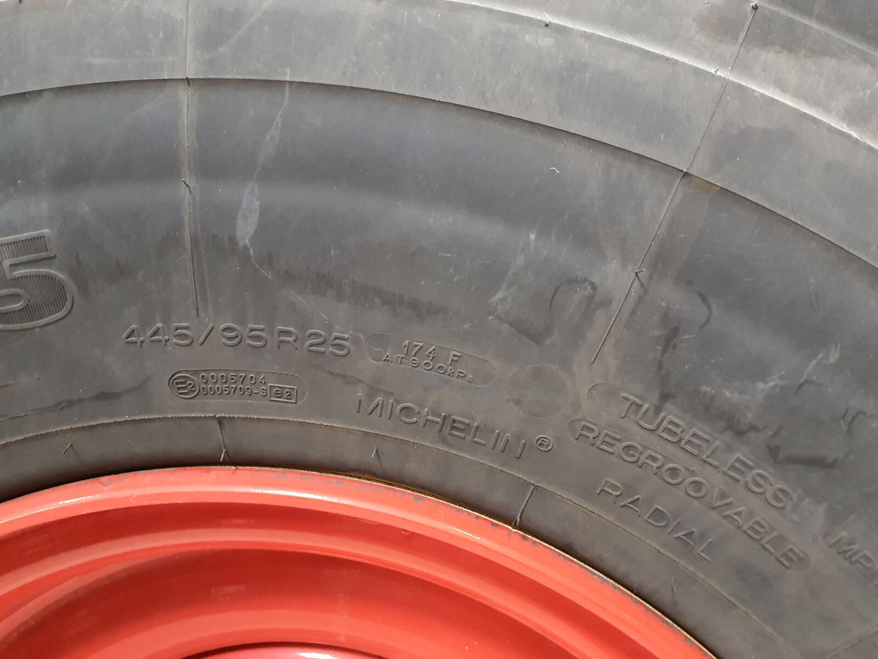Michelin Wheel 445/95R25 10 12 1p - Komple tekerlek - Vinç: fotoğraf 5 Michelin Wheel 445/95R25 10 12 1p - Komple tekerlek - Vinç: fotoğraf 5
