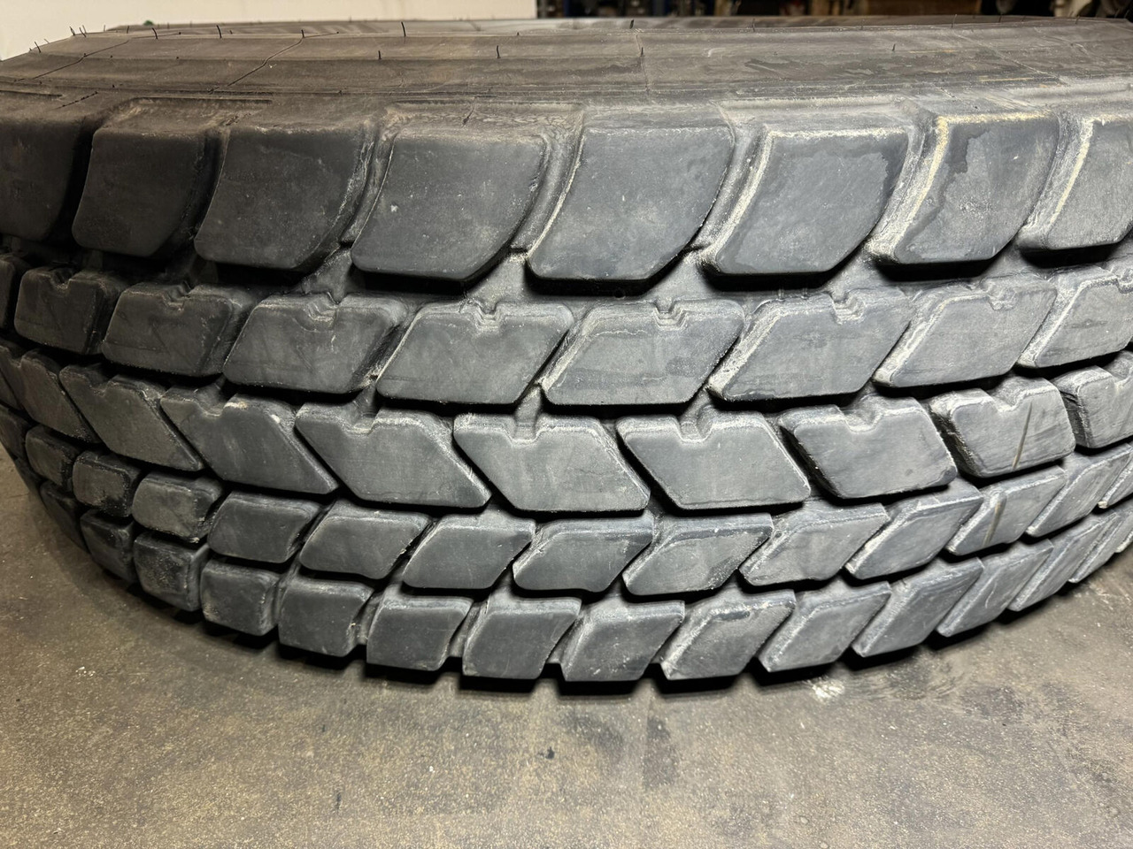 Michelin Wheel 445/95R25 10 12.3 1p - Komple tekerlek - Vinç: fotoğraf 3 Michelin Wheel 445/95R25 10 12.3 1p - Komple tekerlek - Vinç: fotoğraf 3