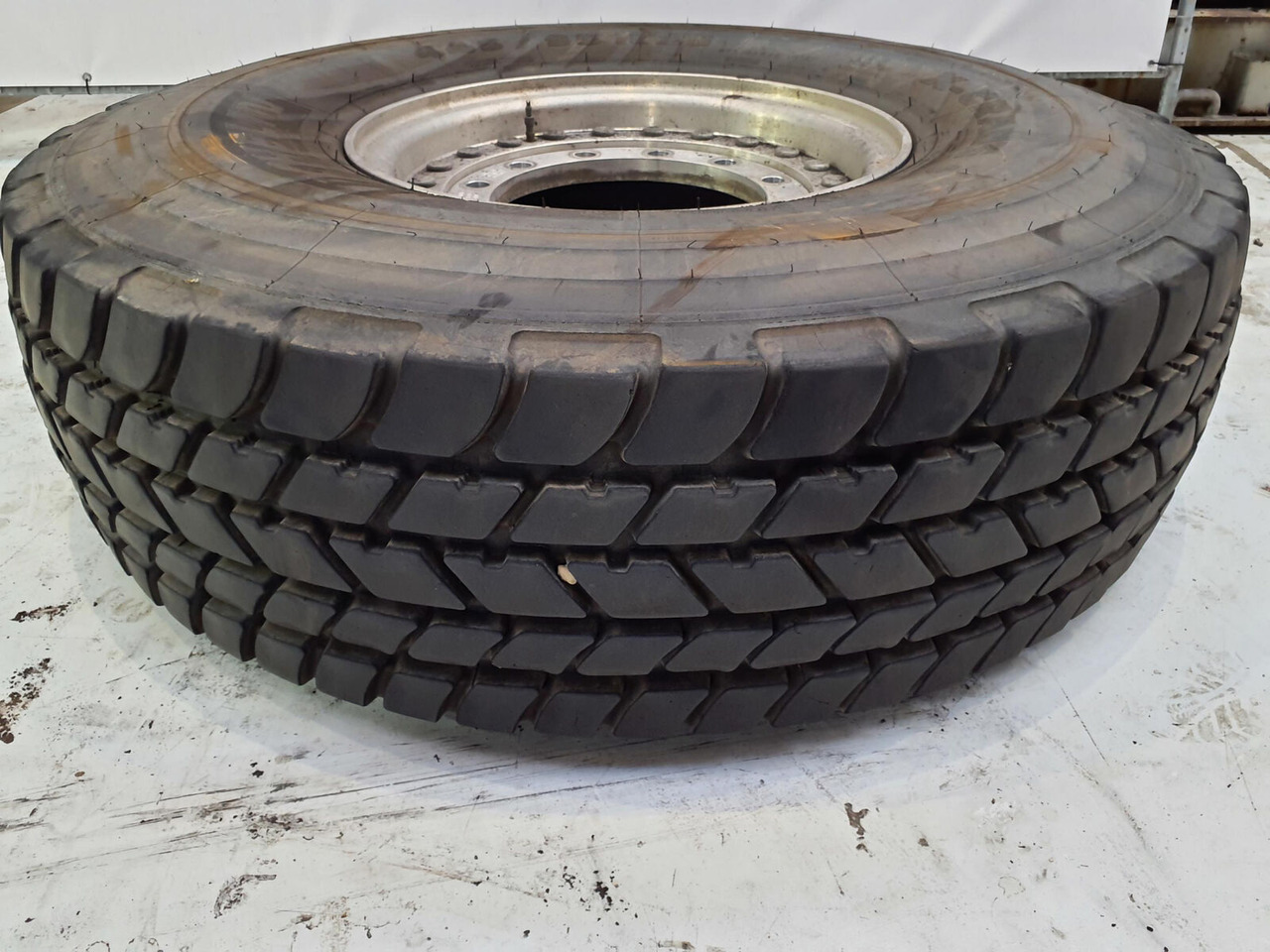 Michelin Wheel 445/95R25 12 9 2p alu - Komple tekerlek - Vinç: fotoğraf 1 Michelin Wheel 445/95R25 12 9 2p alu - Komple tekerlek - Vinç: fotoğraf 1