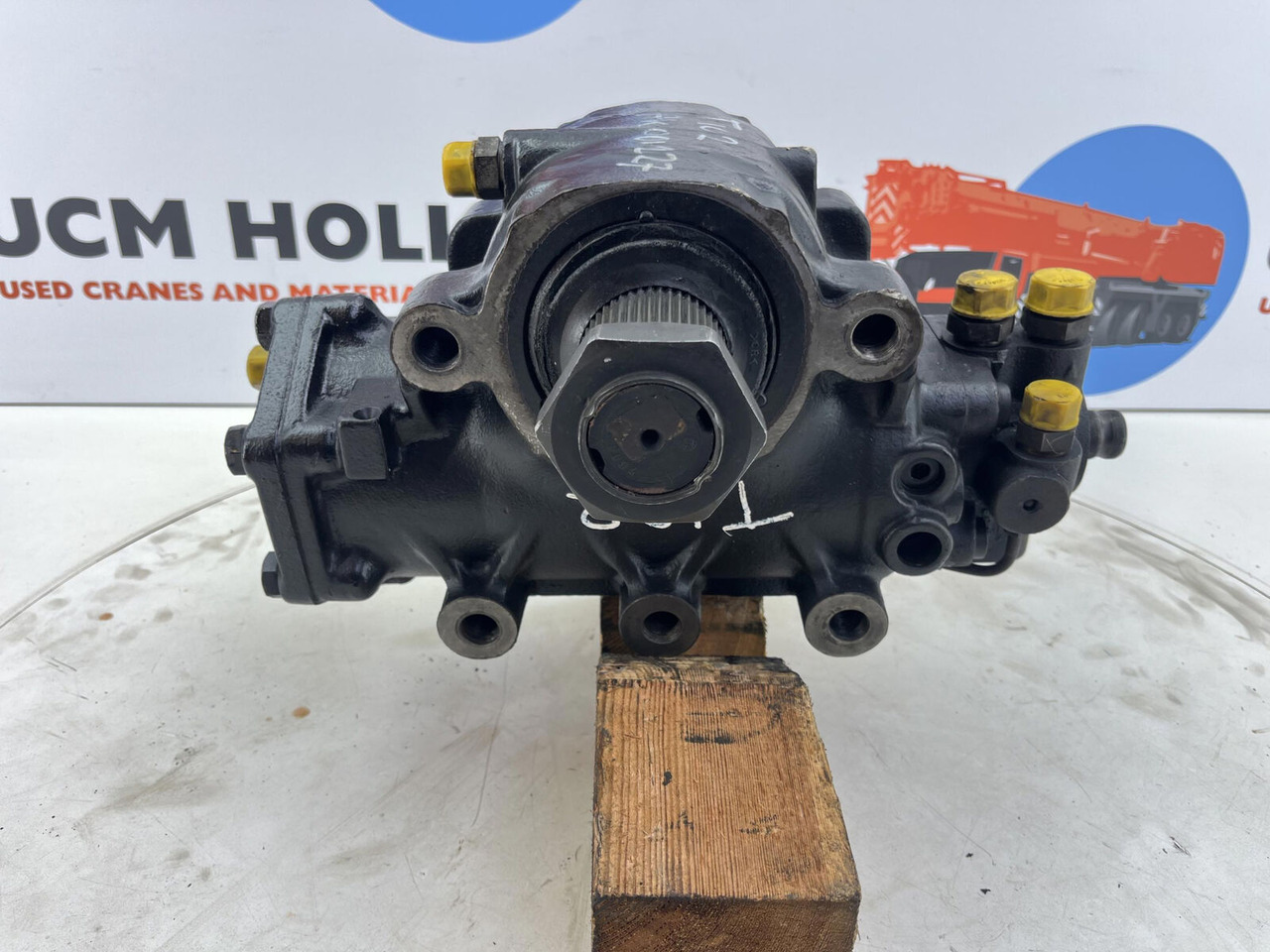 Spierings SK 477 AT4 steering box - Direksiyon kutusu - Vinç: fotoğraf 1 Spierings SK 477 AT4 steering box - Direksiyon kutusu - Vinç: fotoğraf 1