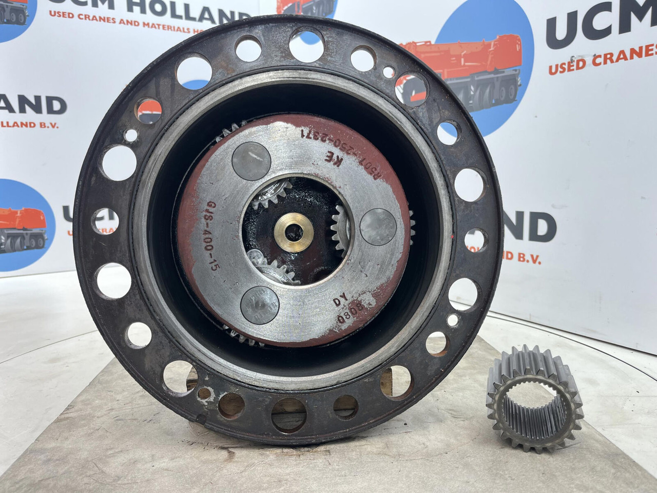 Terex Demag AC 100/4 planetary gear 22-25-74-40-3pl-H127-46 - Yürüyüş motoru - Mobil vinç: fotoğraf 4 Terex Demag AC 100/4 planetary gear 22-25-74-40-3pl-H127-46 - Yürüyüş motoru - Mobil vinç: fotoğraf 4