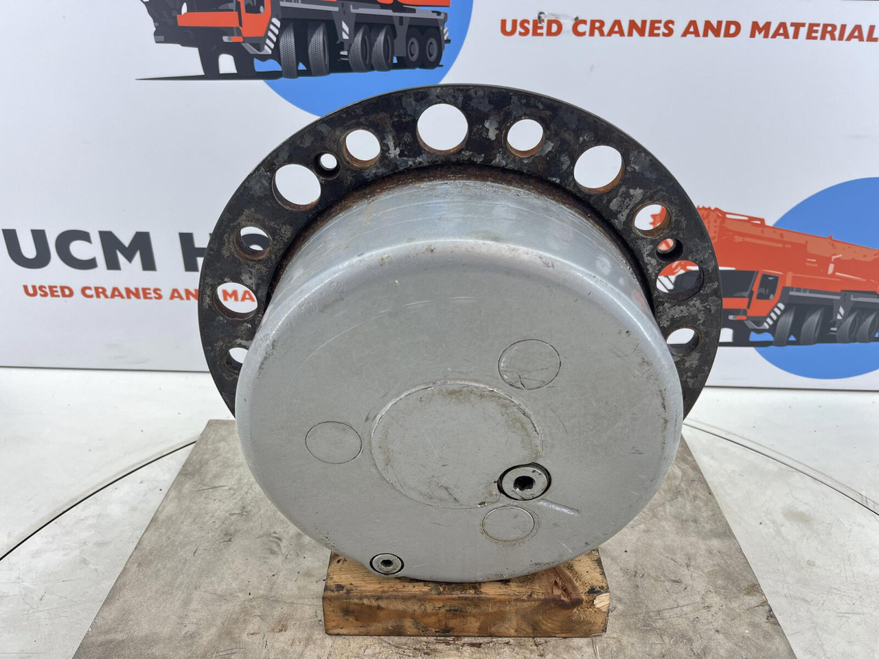 Terex Demag AC 100/4 planetary gear 22-25-74-40-3pl-H127-46 - Yürüyüş motoru - Mobil vinç: fotoğraf 1 Terex Demag AC 100/4 planetary gear 22-25-74-40-3pl-H127-46 - Yürüyüş motoru - Mobil vinç: fotoğraf 1