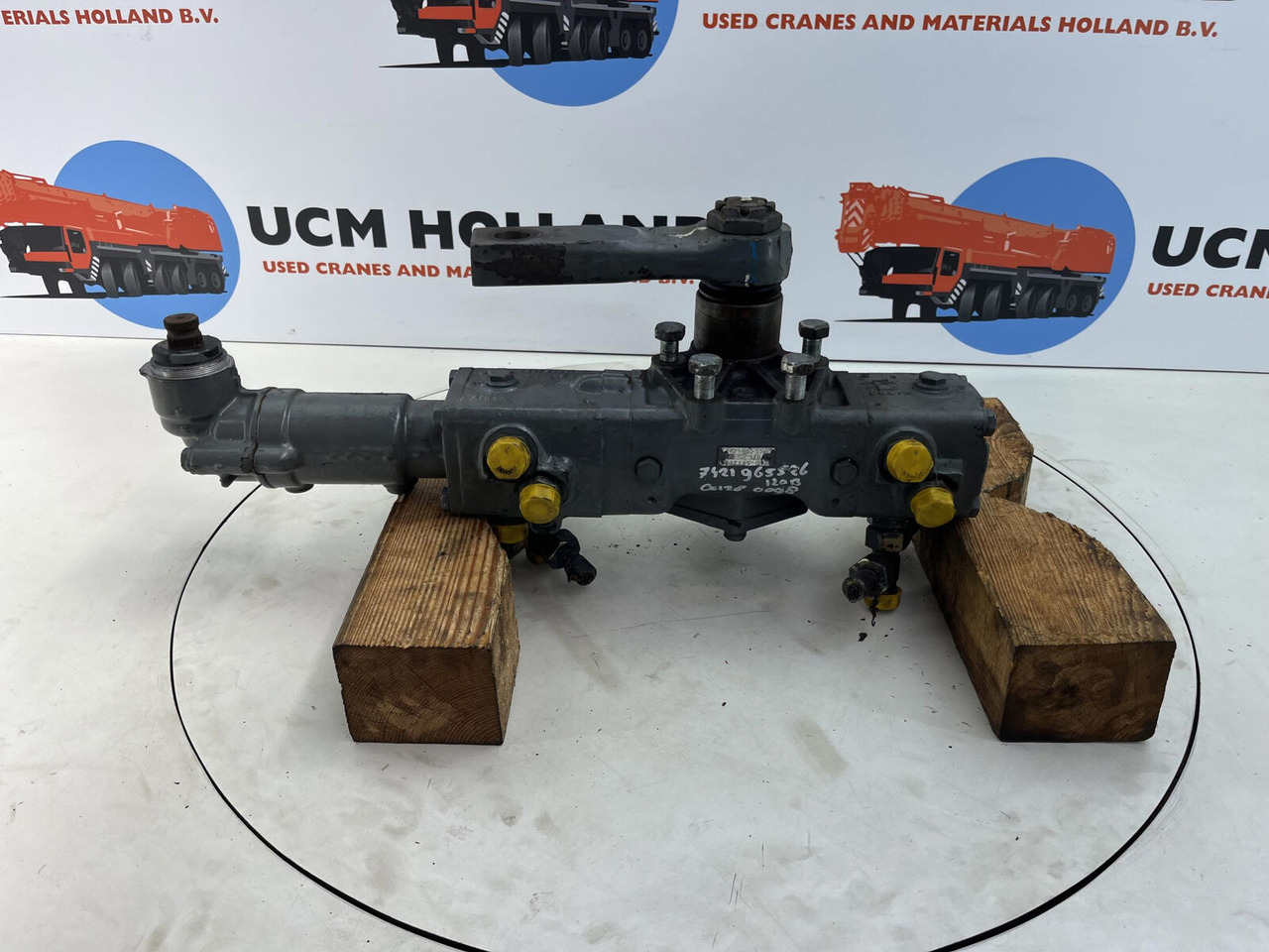 ZF LTM 1050-1 steering box - Direksiyon kutusu - Mobil vinç: fotoğraf 1 ZF LTM 1050-1 steering box - Direksiyon kutusu - Mobil vinç: fotoğraf 1