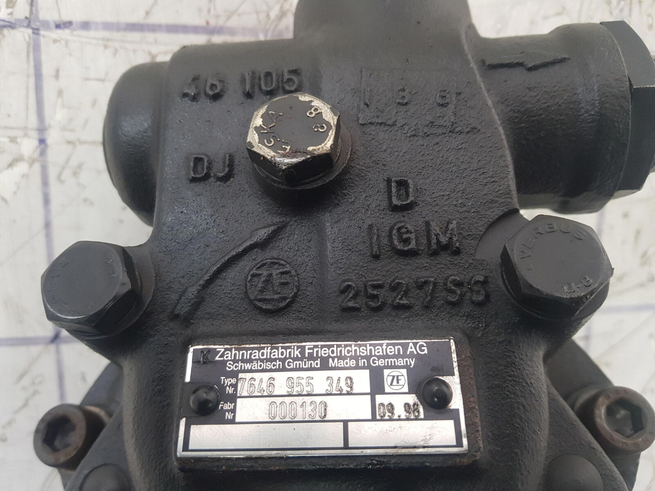 ZF ZF steering pump - Hidrolik güçlendirici pompası - Vinç: fotoğraf 5 ZF ZF steering pump - Hidrolik güçlendirici pompası - Vinç: fotoğraf 5