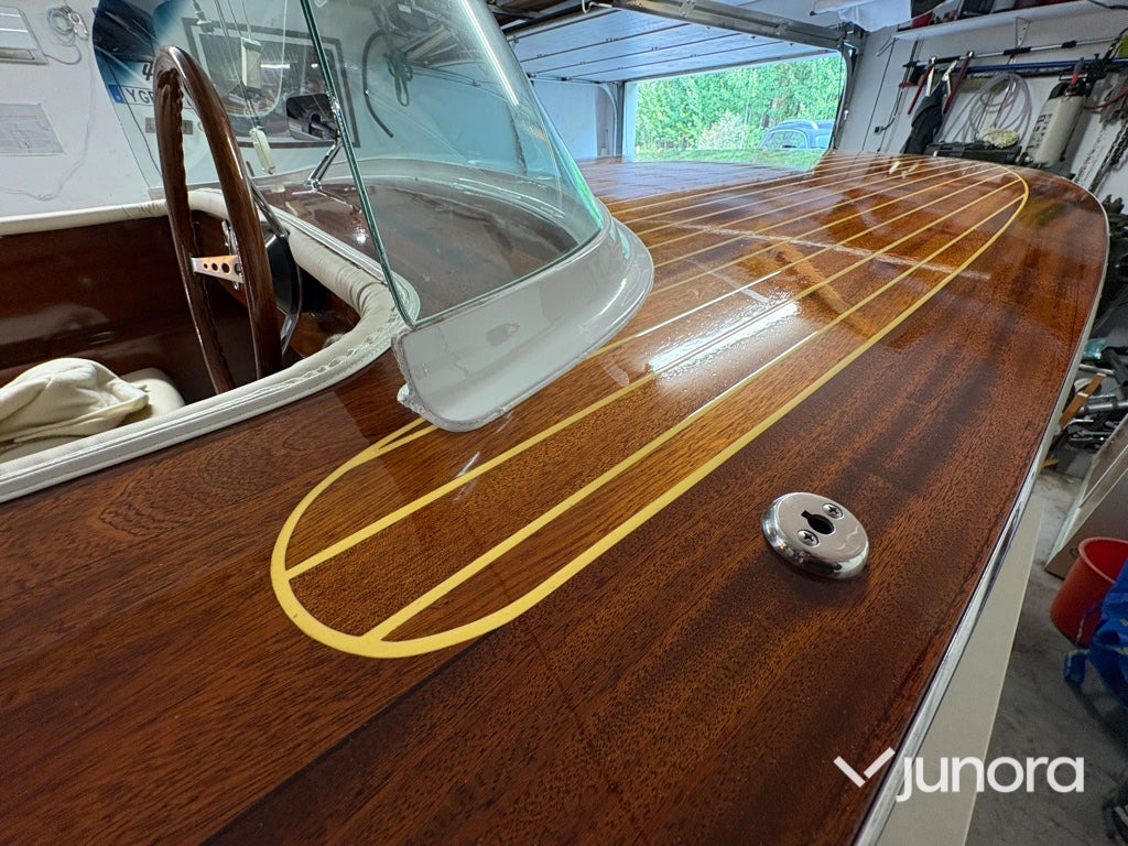 Motorbåt - Mahogny Runabout, V8 - Diğer araçlar: fotoğraf 2 Motorbåt - Mahogny Runabout, V8 - Diğer araçlar: fotoğraf 2