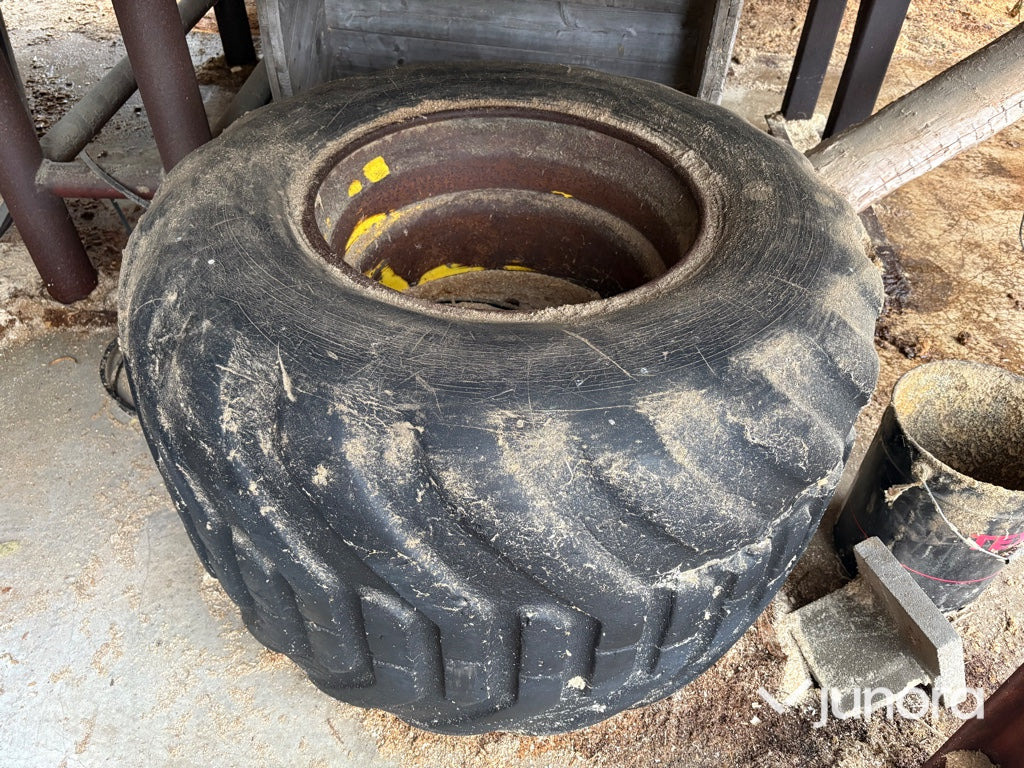 Reservhjul + fälg - John Deer 810 Skotare - Diğer araçlar: fotoğraf 1 Reservhjul + fälg - John Deer 810 Skotare - Diğer araçlar: fotoğraf 1