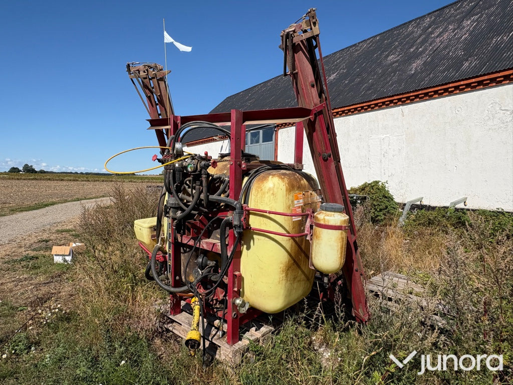 Växtspruta - Hardi, 1000L, 12M - Diğer araçlar: fotoğraf 1 Växtspruta - Hardi, 1000L, 12M - Diğer araçlar: fotoğraf 1