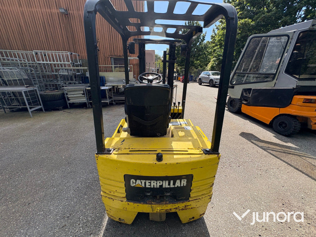 El truck Caterpillar - Elektrikli forklift: fotoğraf 4 El truck Caterpillar - Elektrikli forklift: fotoğraf 4