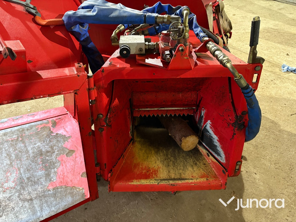 Flistugg - Farmi - Ağaç parçalama makinesi: fotoğraf 4 Flistugg - Farmi - Ağaç parçalama makinesi: fotoğraf 4