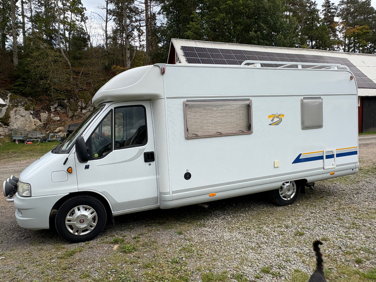 Husbil Bürstner Harmony 603 - Semi entegre karavan: fotoğraf 1 Husbil Bürstner Harmony 603 - Semi entegre karavan: fotoğraf 1