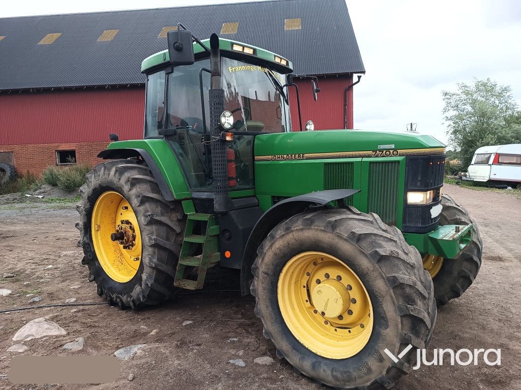 John Deere 7700 - Traktör: fotoğraf 1 John Deere 7700 - Traktör: fotoğraf 1