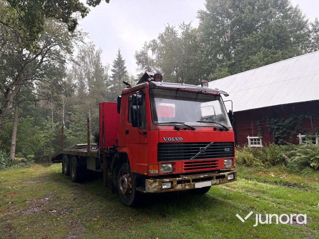 Kranbil Volvo FL10 6x6 - Araba taşıyıcı kamyon, Vinçli kamyon: fotoğraf 1 Kranbil Volvo FL10 6x6 - Araba taşıyıcı kamyon, Vinçli kamyon: fotoğraf 1