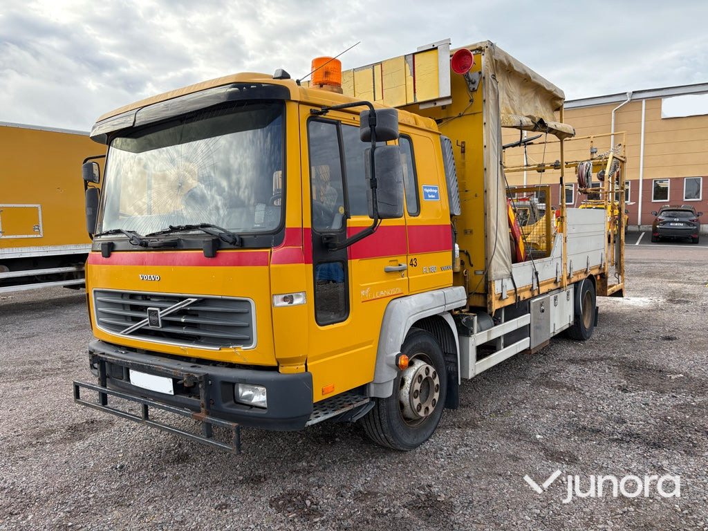 Lastbil - Volvo FL611 4X2 - Sal/ Açık kasa kamyon: fotoğraf 1 Lastbil - Volvo FL611 4X2 - Sal/ Açık kasa kamyon: fotoğraf 1