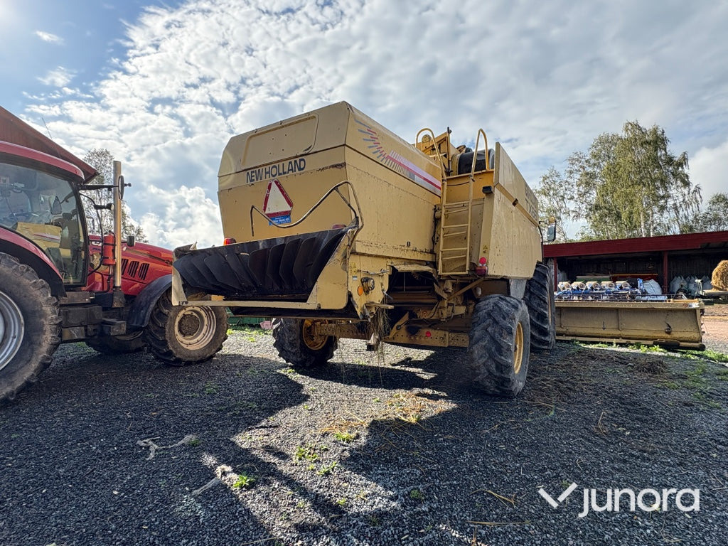 Skördetröska - New Holland TX66 Plus - Biçerdöver: fotoğraf 5 Skördetröska - New Holland TX66 Plus - Biçerdöver: fotoğraf 5