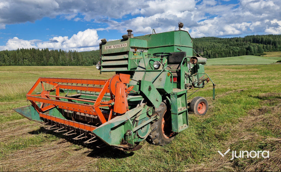 Skördetröska - Volvo BM, Aktiv 800 + Aktiv 800 som reservdel - Biçerdöver: fotoğraf 1 Skördetröska - Volvo BM, Aktiv 800 + Aktiv 800 som reservdel - Biçerdöver: fotoğraf 1