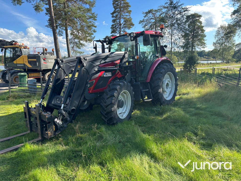 Valtra A134 med lastare - Traktör: fotoğraf 1 Valtra A134 med lastare - Traktör: fotoğraf 1
