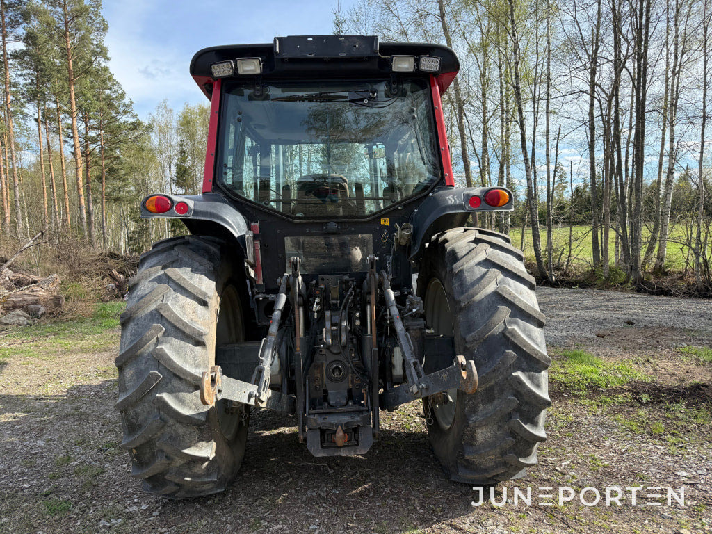 Valtra N101 - Traktör: fotoğraf 5 Valtra N101 - Traktör: fotoğraf 5