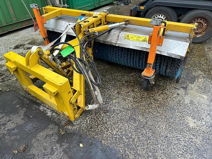 Aebi-Schmidt VKS 22-H - Yol süpürme fırça: fotoğraf 1 Aebi-Schmidt VKS 22-H - Yol süpürme fırça: fotoğraf 1