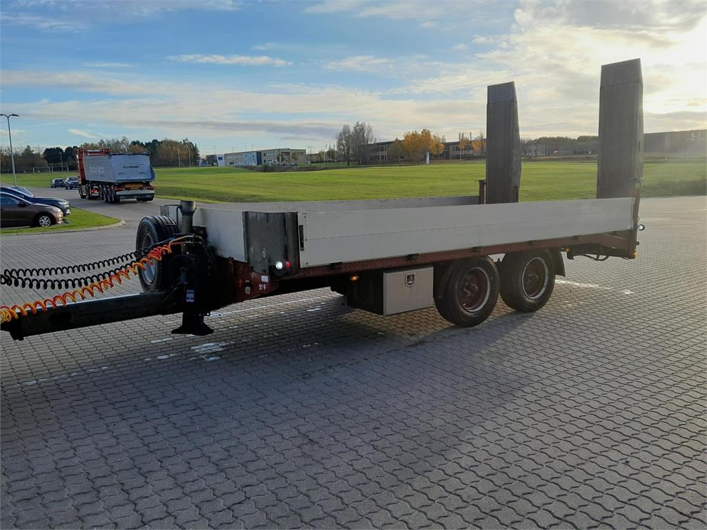 MTDK KC200 11,8 ton 5,2 mtr lad + ramper - Alçak çerçeveli platform römork: fotoğraf 1 MTDK KC200 11,8 ton 5,2 mtr lad + ramper - Alçak çerçeveli platform römork: fotoğraf 1