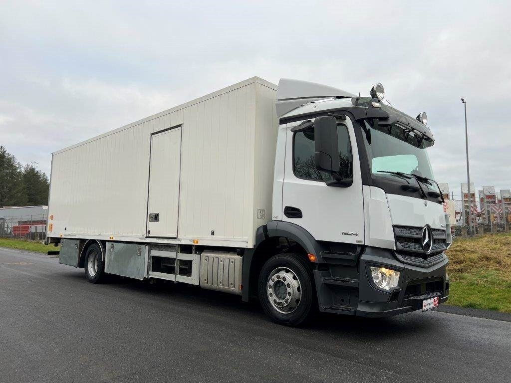 Mercedes-Benz Antos 1824 LnR - Kapalı kasa kamyon: fotoğraf 1 Mercedes-Benz Antos 1824 LnR - Kapalı kasa kamyon: fotoğraf 1