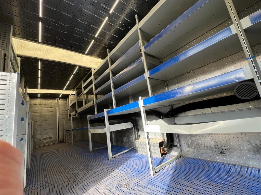 Mercedes-Benz Antos 1824 LnR - Kapalı kasa kamyon: fotoğraf 5 Mercedes-Benz Antos 1824 LnR - Kapalı kasa kamyon: fotoğraf 5