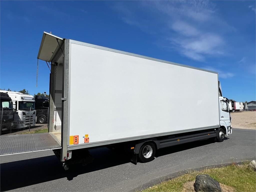 Mercedes-Benz Atego 1224 LnR - Kapalı kasa kamyon: fotoğraf 3 Mercedes-Benz Atego 1224 LnR - Kapalı kasa kamyon: fotoğraf 3