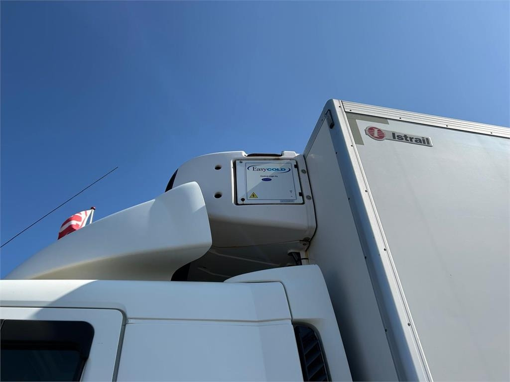 Volvo FL 280 (12 ton) Dobbelt compartment - Refrijeratör kamyon: fotoğraf 3 Volvo FL 280 (12 ton) Dobbelt compartment - Refrijeratör kamyon: fotoğraf 3