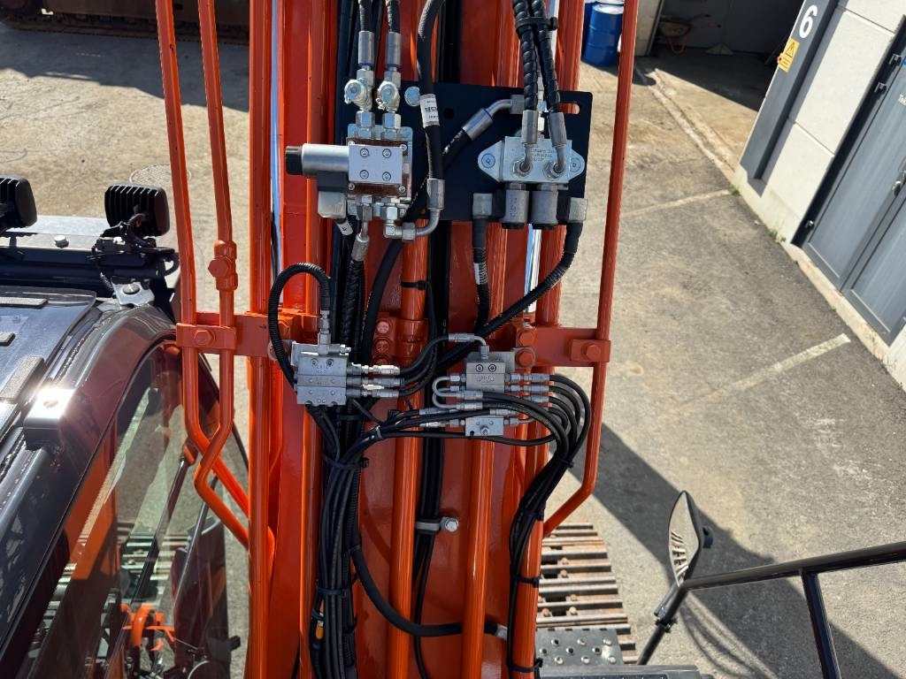 Paletli ekskavatör Hitachi ZX 160 LC-7: fotoğraf 12