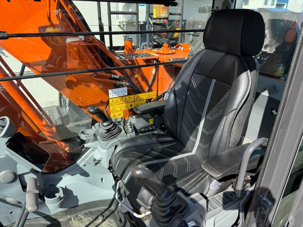 Paletli ekskavatör Hitachi ZX 160 LC-7: fotoğraf 18